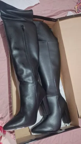 Vende-se bota cano longo 