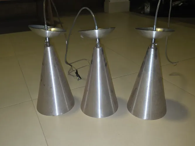 Trio de luminárias pendentes