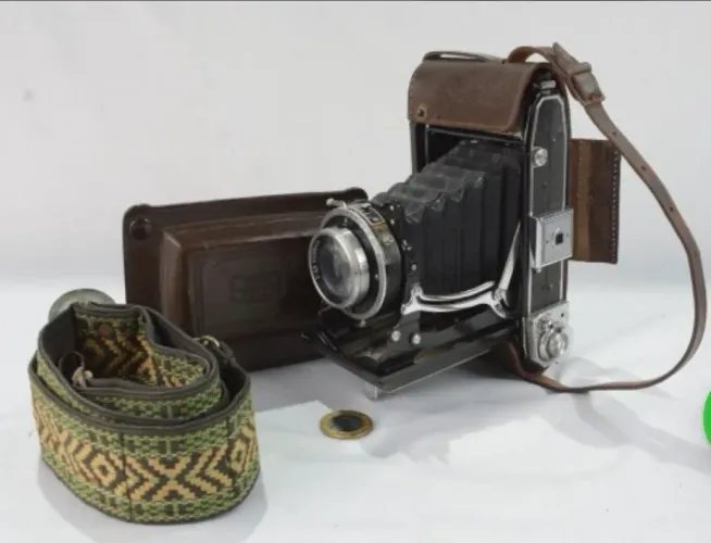 Máquina fotográfica Ikonta 521/2