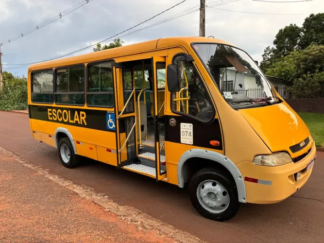 Micro ônibus Neobus Iveco