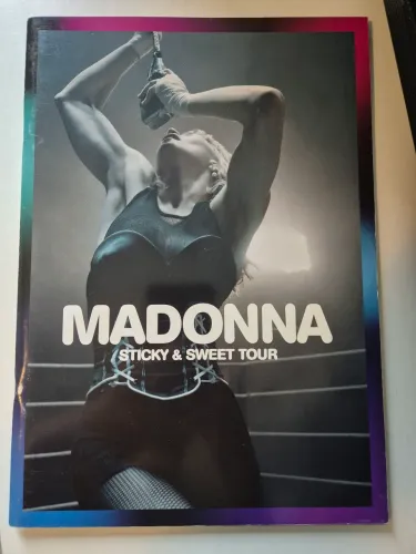 Madonna Tourbook Sticky Sweet Edição Europa 2008