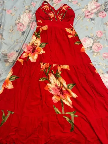 Vestido longo vermelho florido