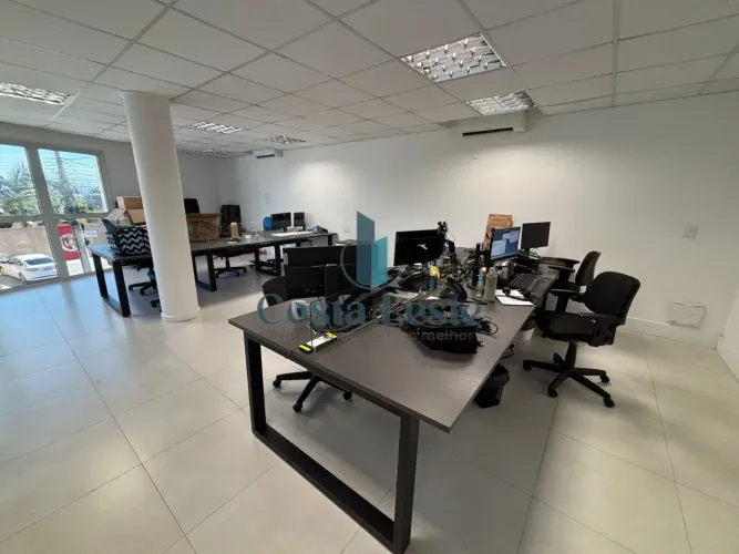 Sala comercial para locação no Saco Grande