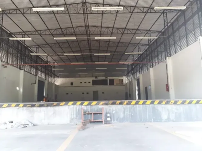 Galpão 1.7000m² e Terreno 9.800m² c/ Patio e Docas / Habite-se e AVCB no Coroado