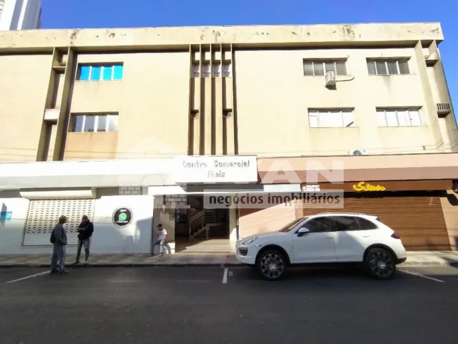 Sala comercial com 30m² para locação bairro Centro