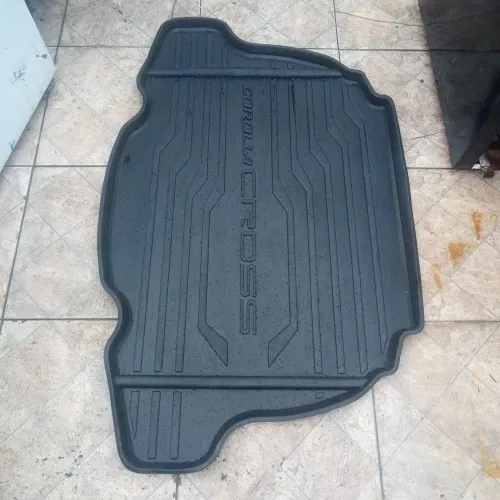 Tapete bandeja porta malas Toyota Corolla Cross original <br>