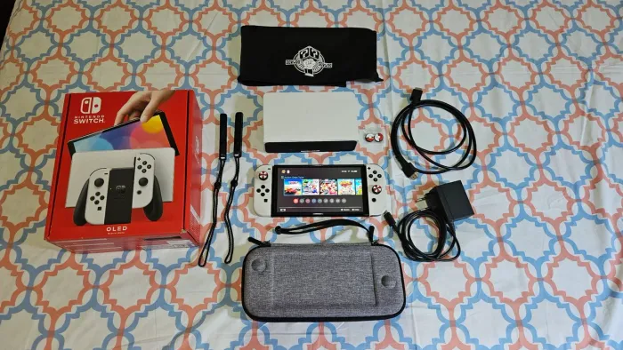 Nintendo Switch Oled + cartão micro sd