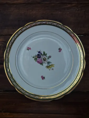Vendo 8 pratos rasos de Porcelana Real (S. Paulo).