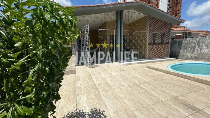 Ótima casa no Manaíra