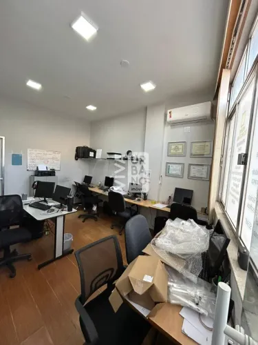 Sala Comercial para locação e venda na Amaral Peixoto/Volta Redonda - SA00235