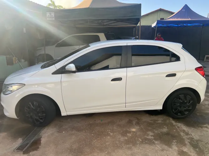 Chevrolet Onix JOY Hatch 1.0 8V Flex Mec. 4P 2018