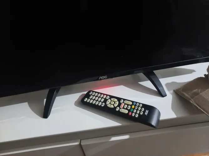 Vendo TV 32 polegadas AOC para retirada de peças
