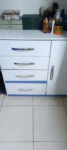 Estante - 4 gavetas 1 porta