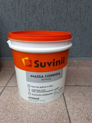 01 Balde de Massa Corrida de 25kg Suvinil