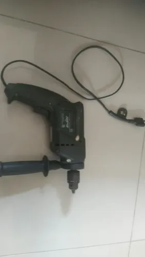 Furadeira elétrica com impacto - Usado