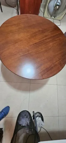 Mesa maciça- 82 cm diâmetro 