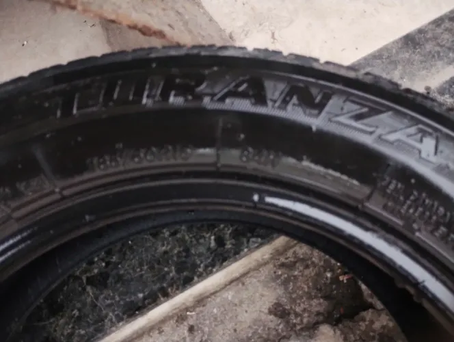 Pneu 185/60-15