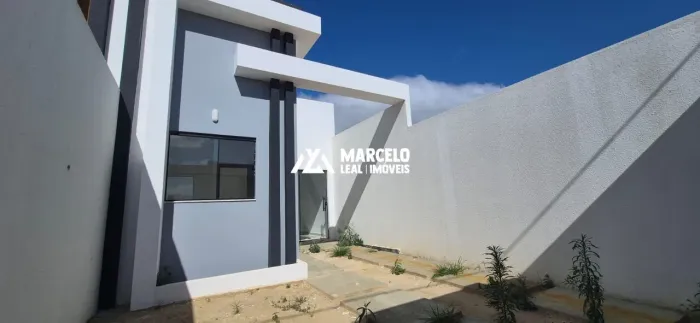 OPORTUNIDADE ÚNICA - CASA NOVA, EXCELENTE ACABAMENTO, BANHEIROS COM PIAS EM GRAN