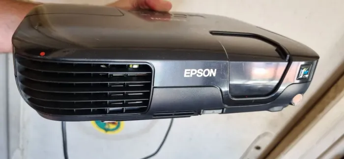 Projetor Epson s10+. 