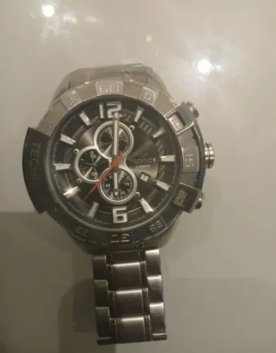 Vende-se 2 relógios technos