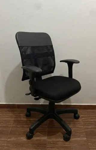 CADEIRA DE ESCRITÓRIO ERGONÔMICA NR17