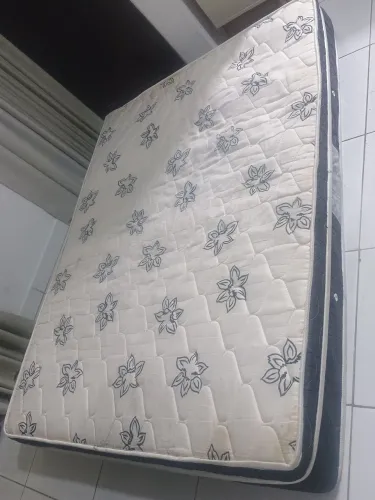 Colchão de casal bem grosso molas ensacadas