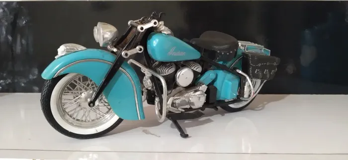 Miniatura Moto Indian Chief 1/10