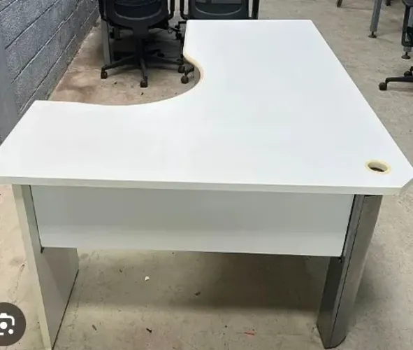 Mesa escritório branca L