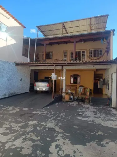 Casa com Duas Moradias em Lote de 360 m² - Ideal para Investimento ou Famílias!