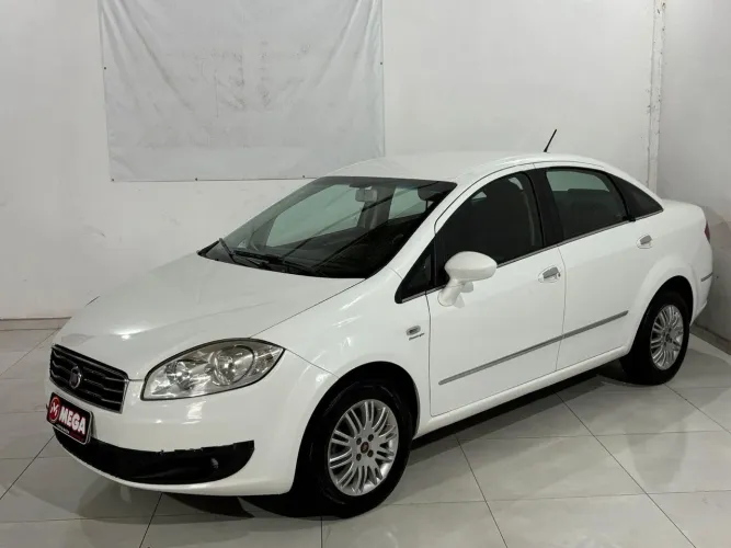 Fiat Linea Essence 1.8 Flex 16V 4P 2015