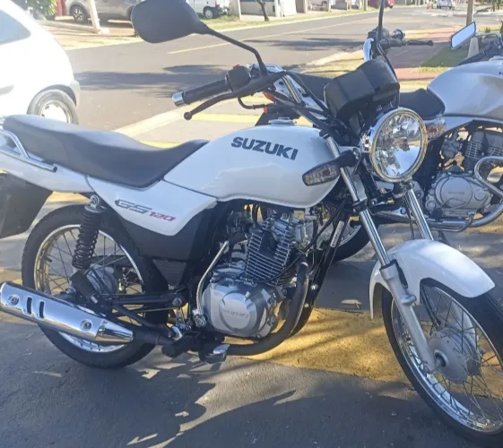 Suzuki raridade, relíquia.