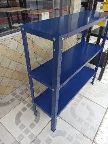 Estante com 3 prateleiras azul escuro