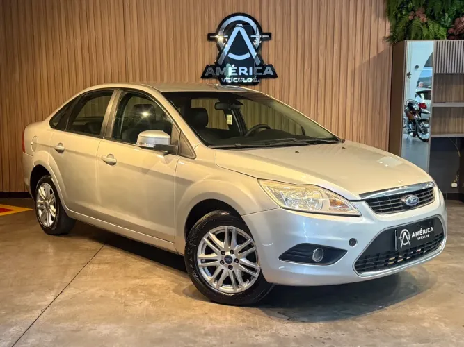 Ford Focus Ghia Sed. 2.0 16v/ 2.0 16V Flex 4P 2009