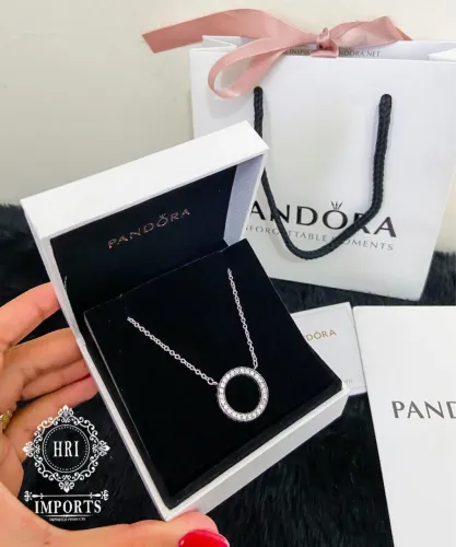 Colar Pandora círculo logo pavé