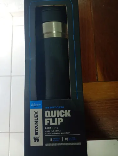 Garrafa térmica Stanley Quik Flip