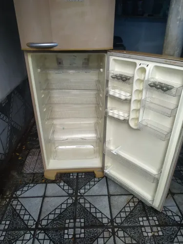 Geladeira Eletrolux 127v