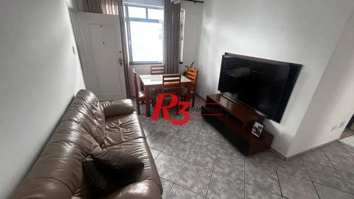 Apartamento com 3 dormitórios para alugar, 75 m² por R$ 3.800,00/mês - Vila Matias - Santo
