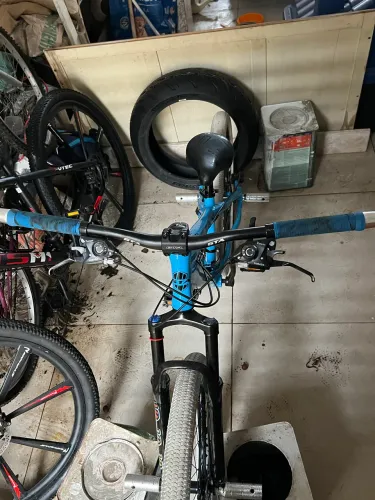 Vendo bicicleta em ótimo estado, modelo GTA por R$ 1.450. Usada com pouco tempo