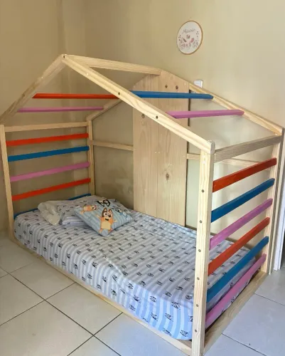 Cama Montessoriana infantil (escalada) 