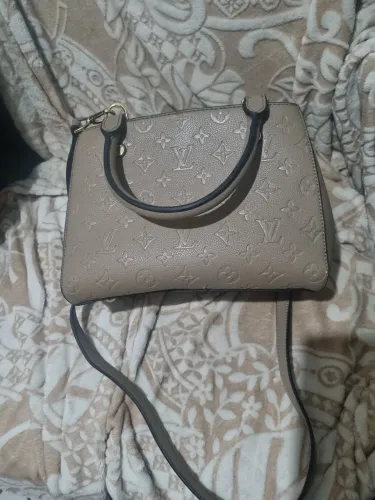 Bolsa LV Montaigne couro legítimo prensado com o padrão da marca