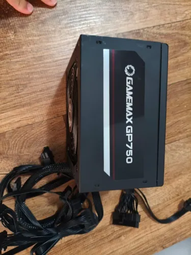 Fonte 750w Gamemax 80Plus