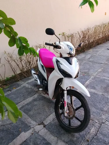 vendo moto semi nova 
