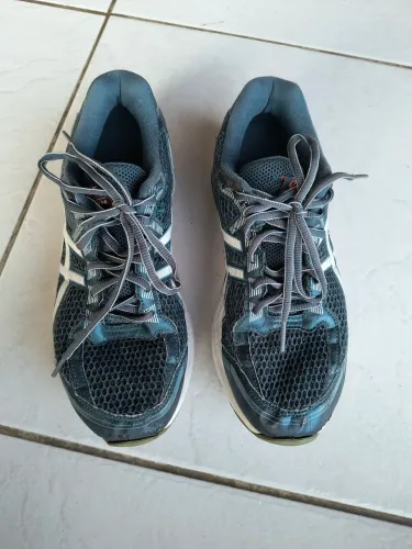 Tênis Asics Gel Nagoya 2, original, número 38. Com marcas de uso (vide fotos)