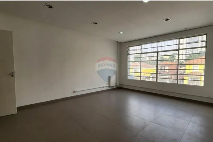 Sobrado comercial para locação, na Pompéia, Zona Oeste de São Paulo com 3 vagas de estacio