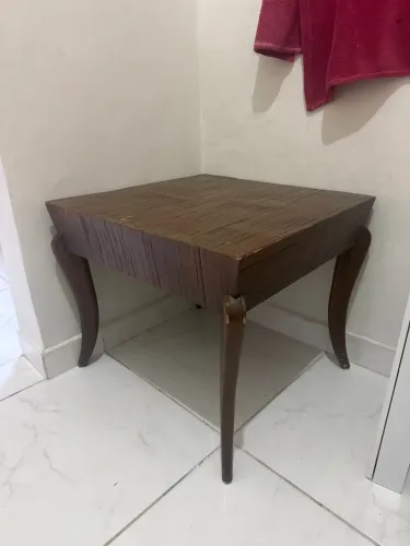 Mesa de Centro de Madeira Marrom - Estilo Clássico