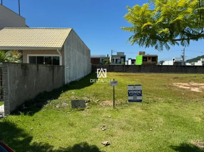Terreno residencial no Deltaville 180m² frente norte