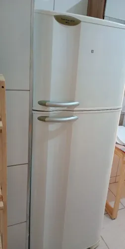 Geladeira Electrolux Frost Free de 2 portas