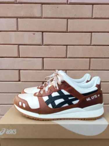 Asics Gel lyte lll em couro