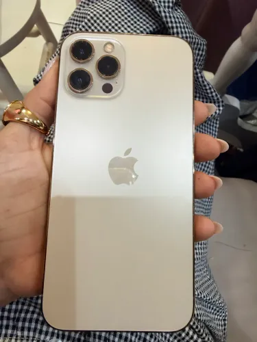 Vendo IPhone Pro Max 256 gb , semi novo .