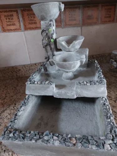 Fonte ornamental para aves